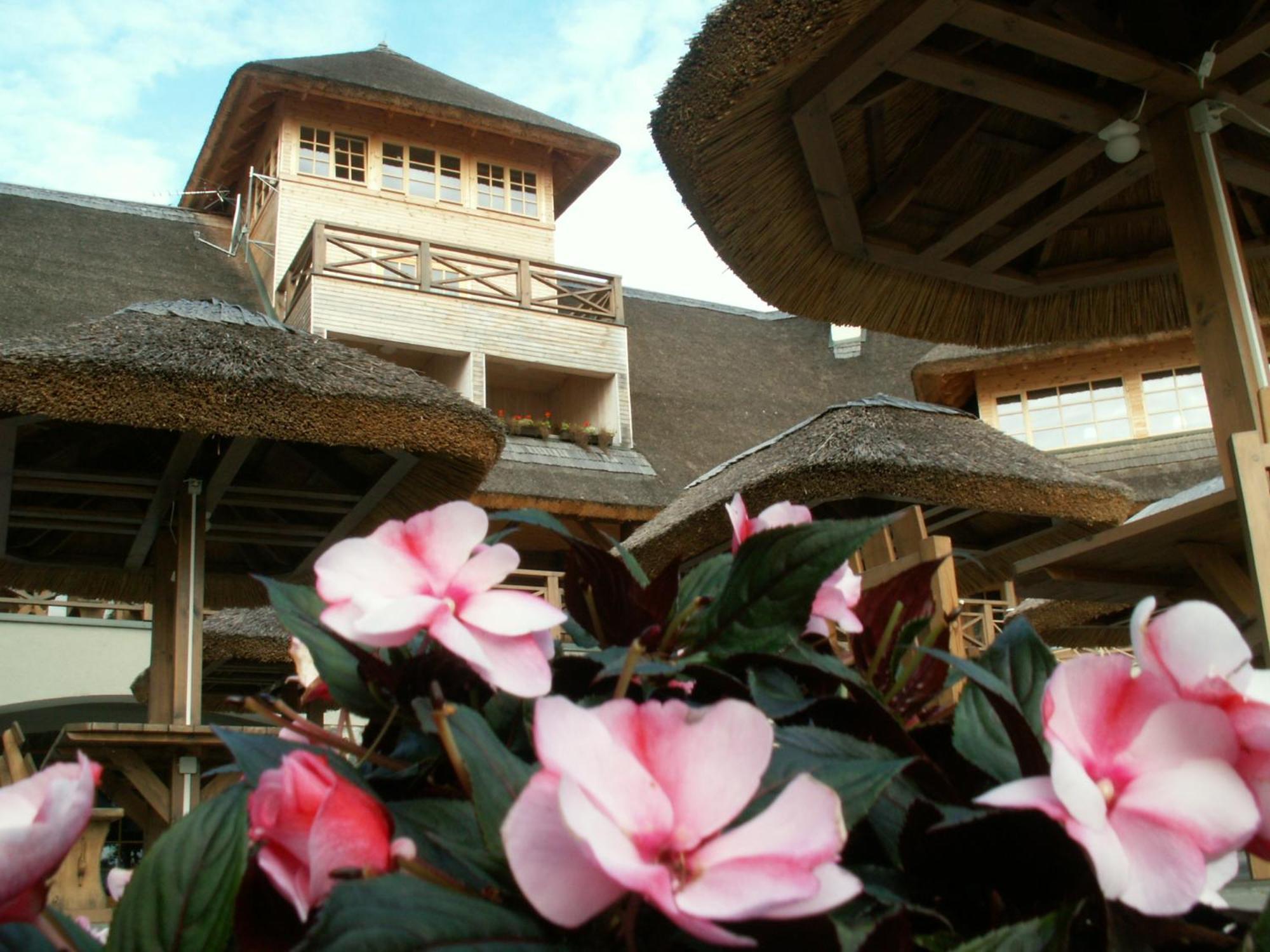 Porto Resort Lilaste Екстер'єр фото
